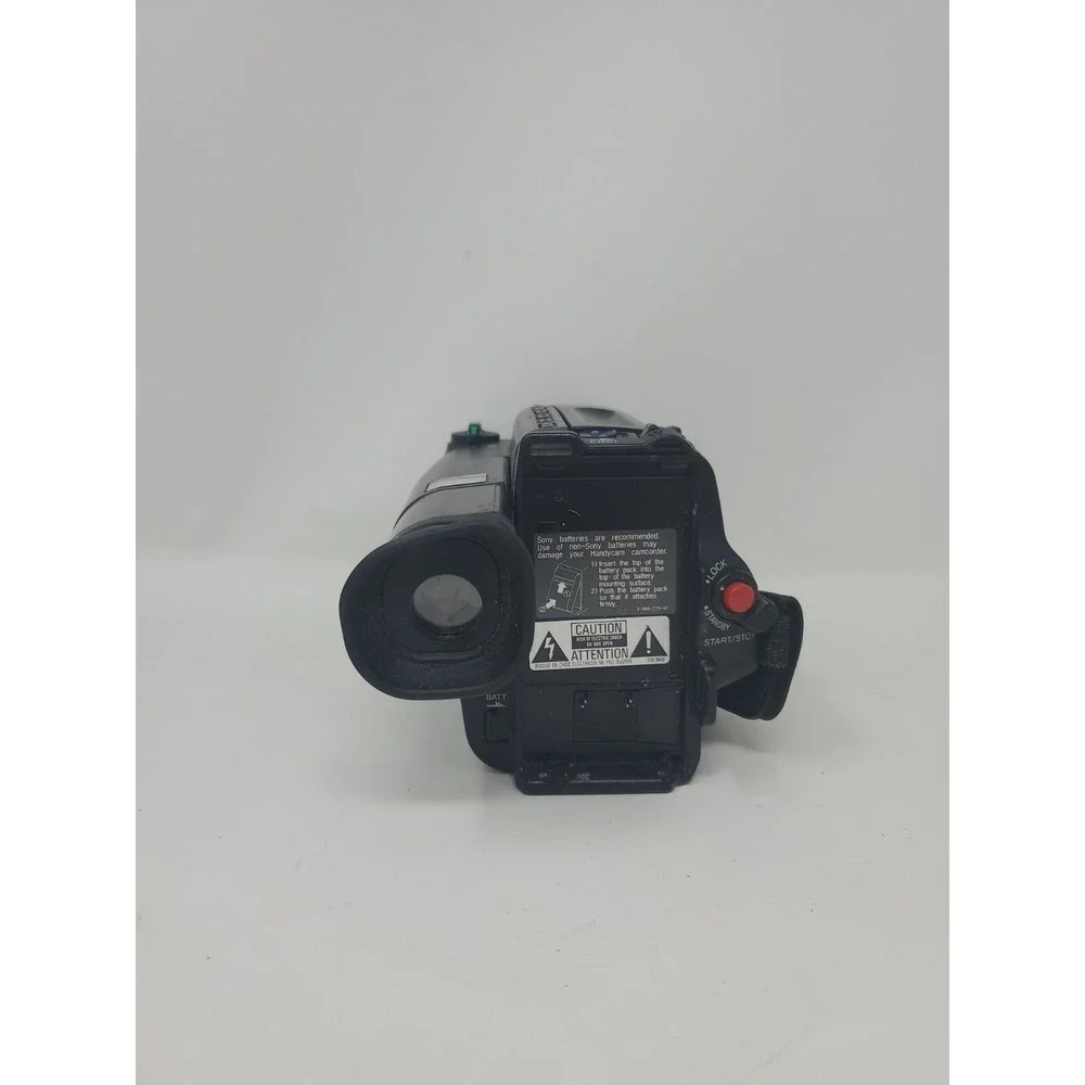 Sony CCD-TR74 NTSC Handycam Video 8 Camcorder 0.8 LUX Color View Finder 24x